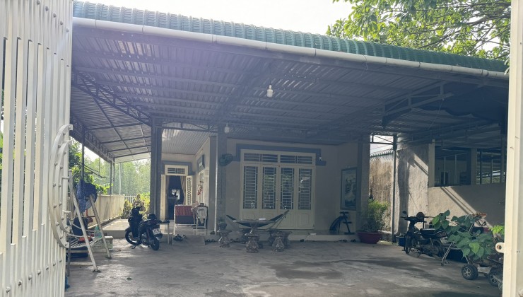 Bán 4059m² có 300m² thổ cư, đất phủ hồng, có nhà xây dựng kiên cố ngay xã Phú Ngọc - huyện Định Quán